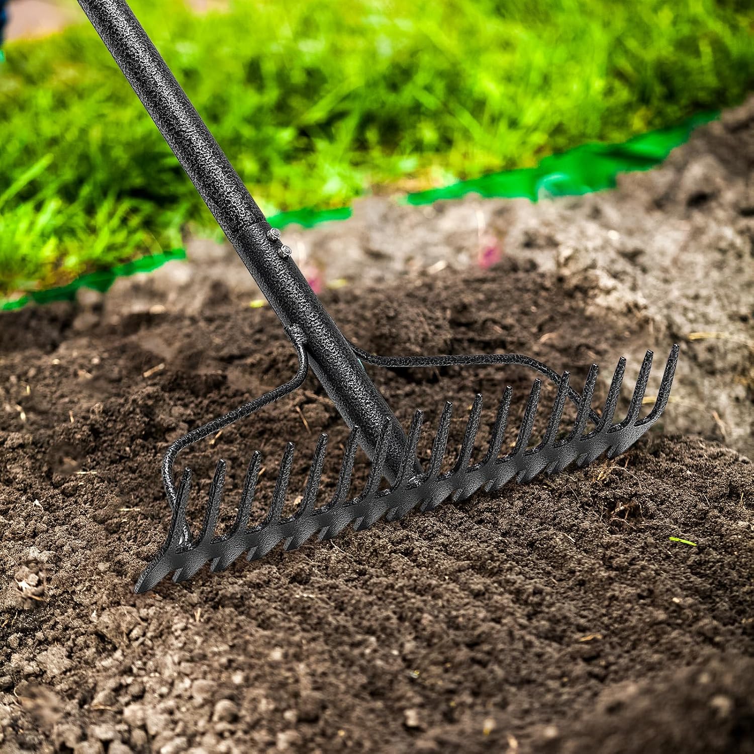 Heavy Duty Metal Garden Bow Rake with 17 Tines and Long Handle